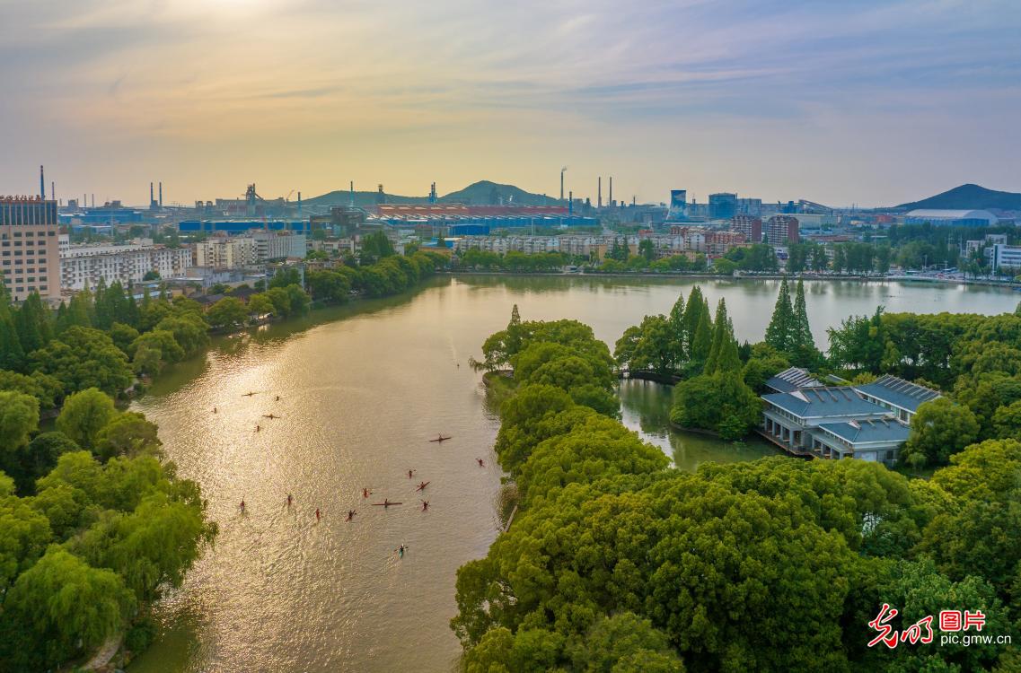 安徽马鞍山：夕阳美景如画