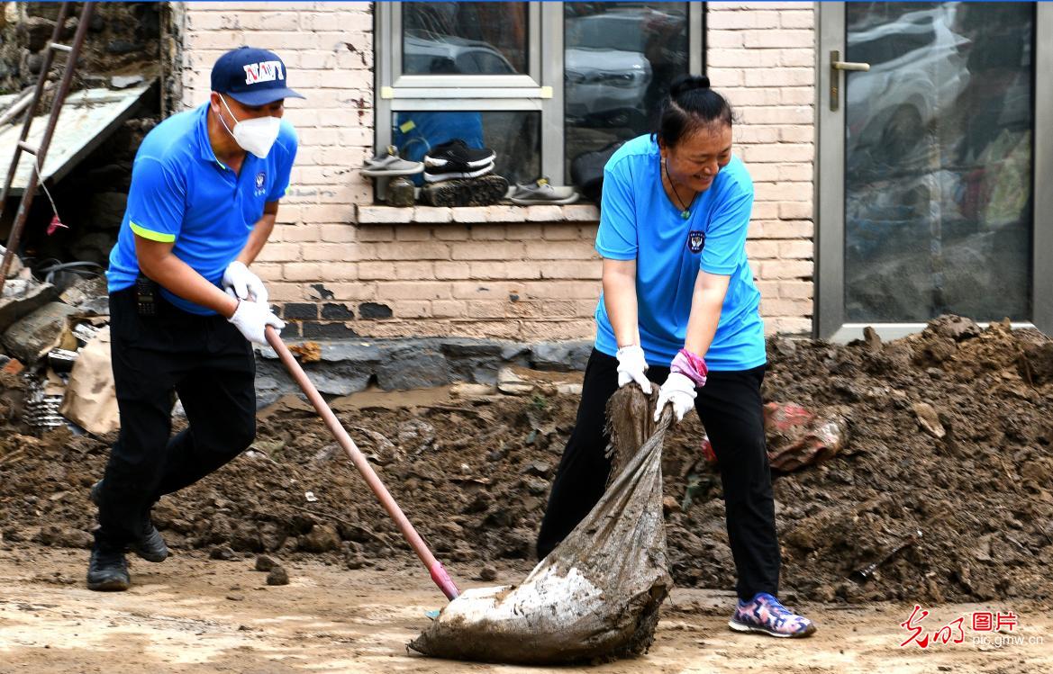 【抗洪第一线】北京门头沟区消杀清淤 灾后重建工作有序进行