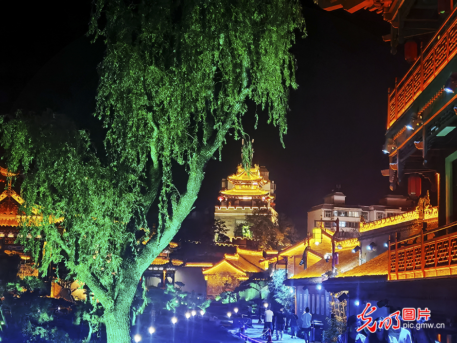 “夜经济”点亮天水古城