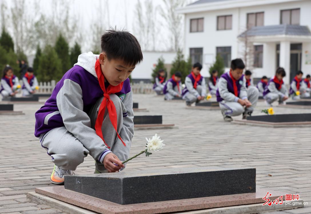 清明将至 祭奠先烈