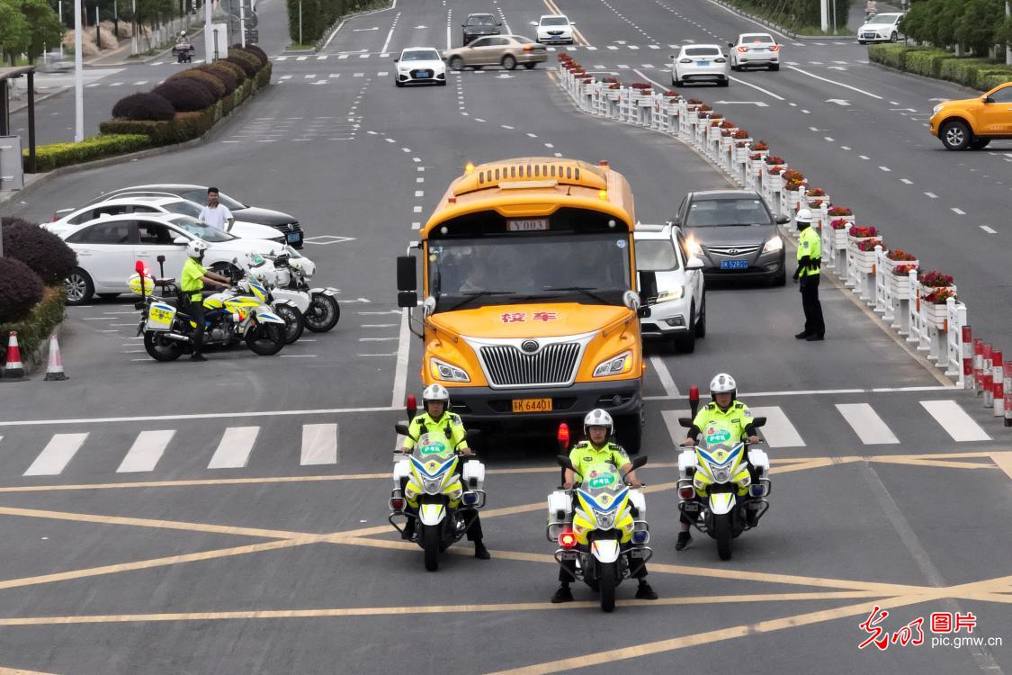 警随高考 暖心护航