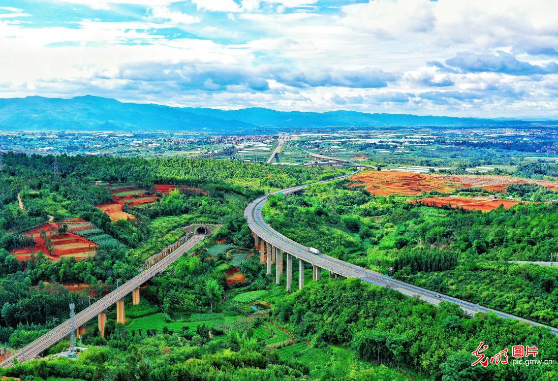 路畅景美助力乡村振兴