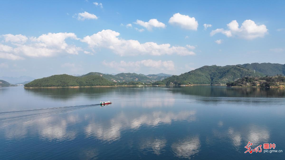 绿水青山 秀丽画卷