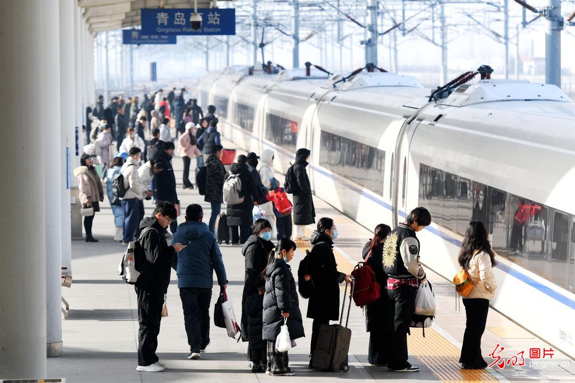 【新春走基层】回家过年 2025春运拉开大幕
