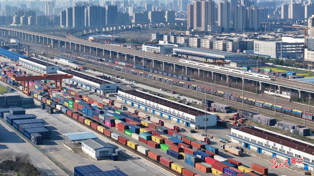 【图策｜春潮涌动启新程】两会后经济稳步上行 “5%左右”的含金量更高了