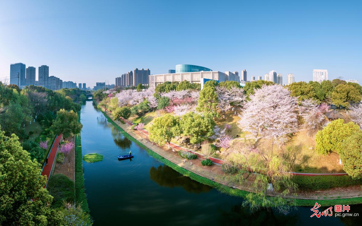 推进幸福河湖建设