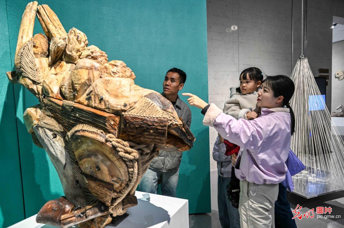 第二届全国大学生优秀雕塑作品展在呼和浩特开展