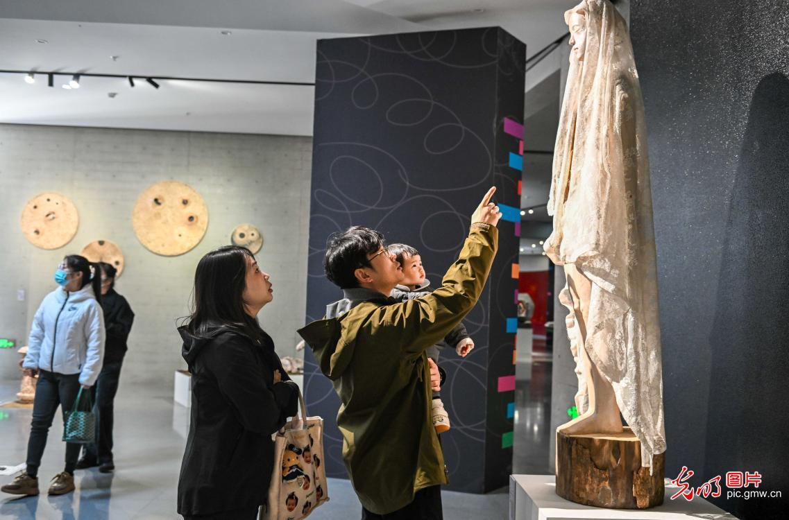第二届全国大学生优秀雕塑作品展在呼和浩特开展