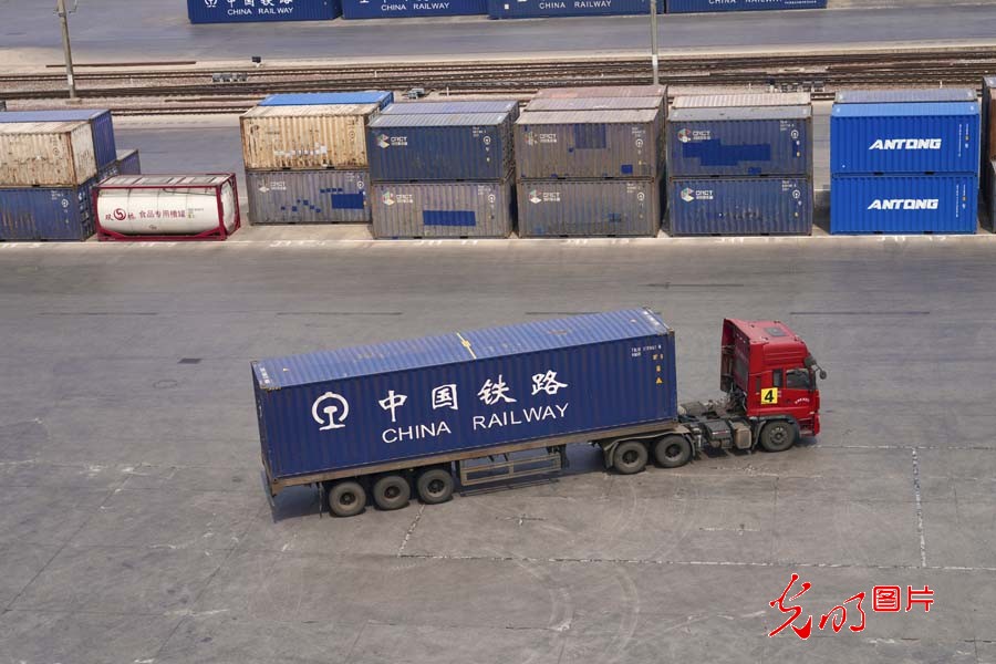 【发现最美铁路】中老铁路货物运输总量突破5600万吨