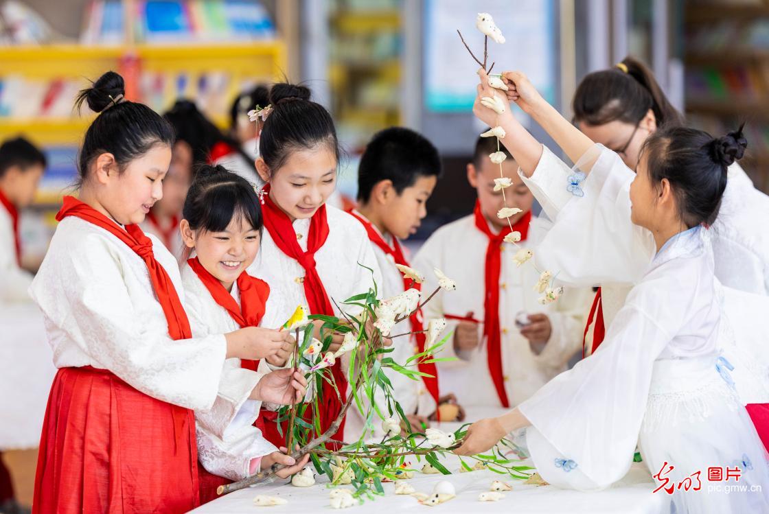 多彩民俗迎清明