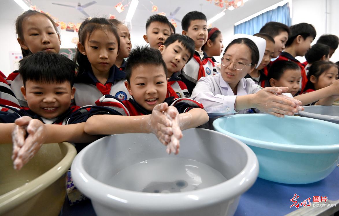 2025世界卫生日：童心共护健康行