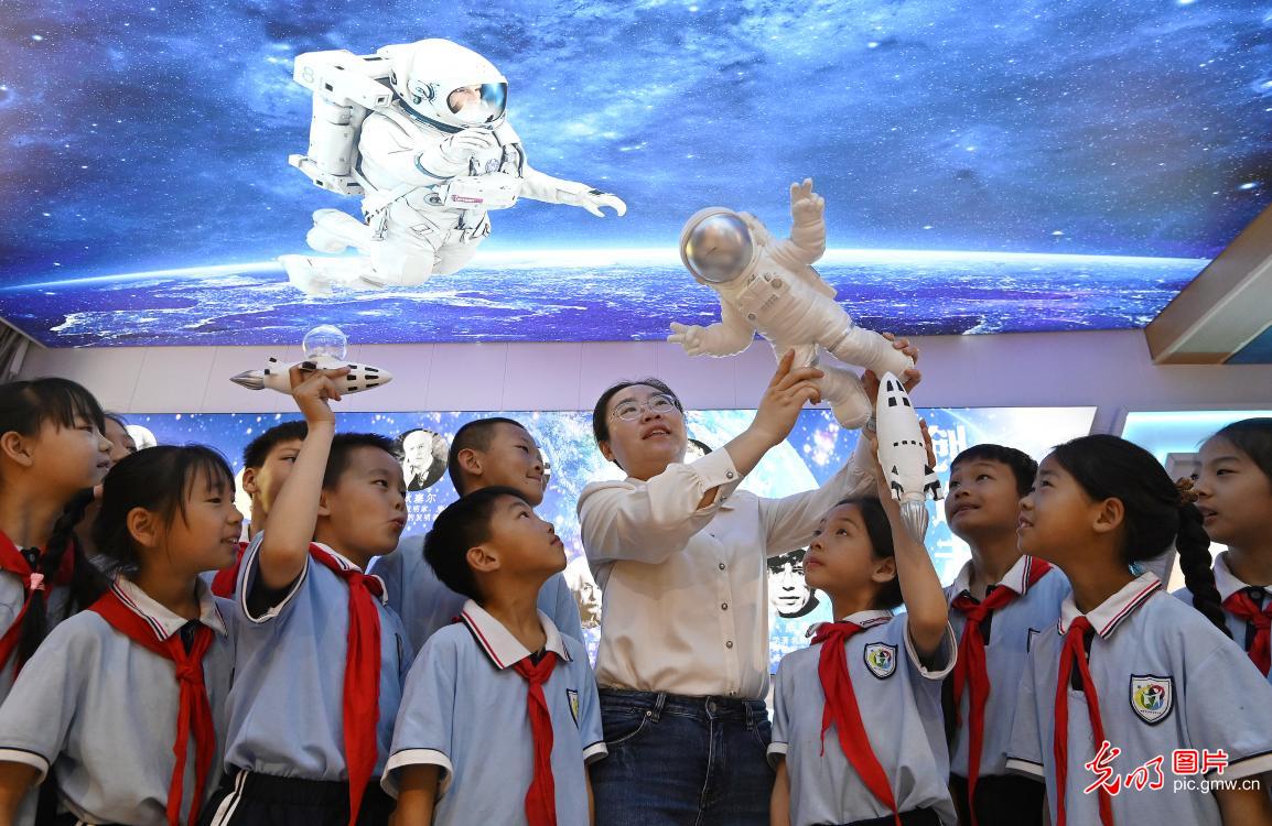 学习航天知识 筑梦九天星河