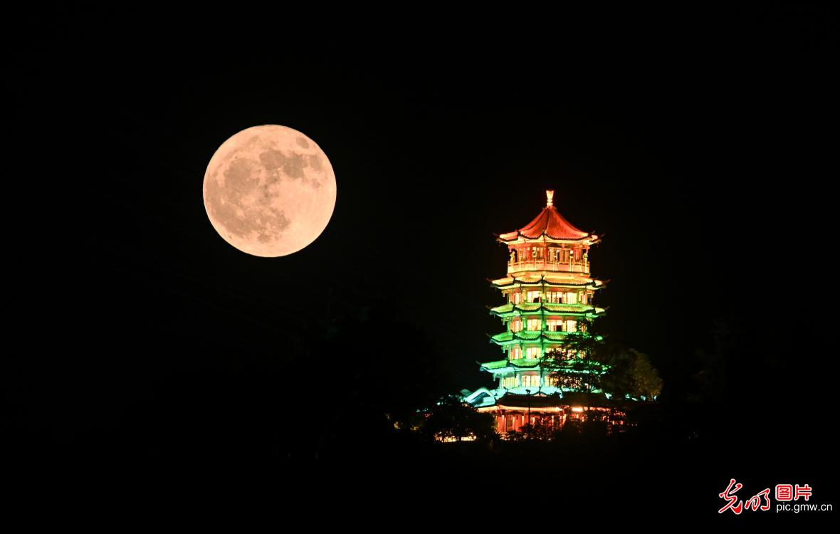 2025年度“最低满月”现身天宇