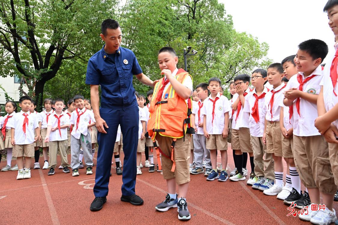 实操趣味学安全 暑期护航全覆盖