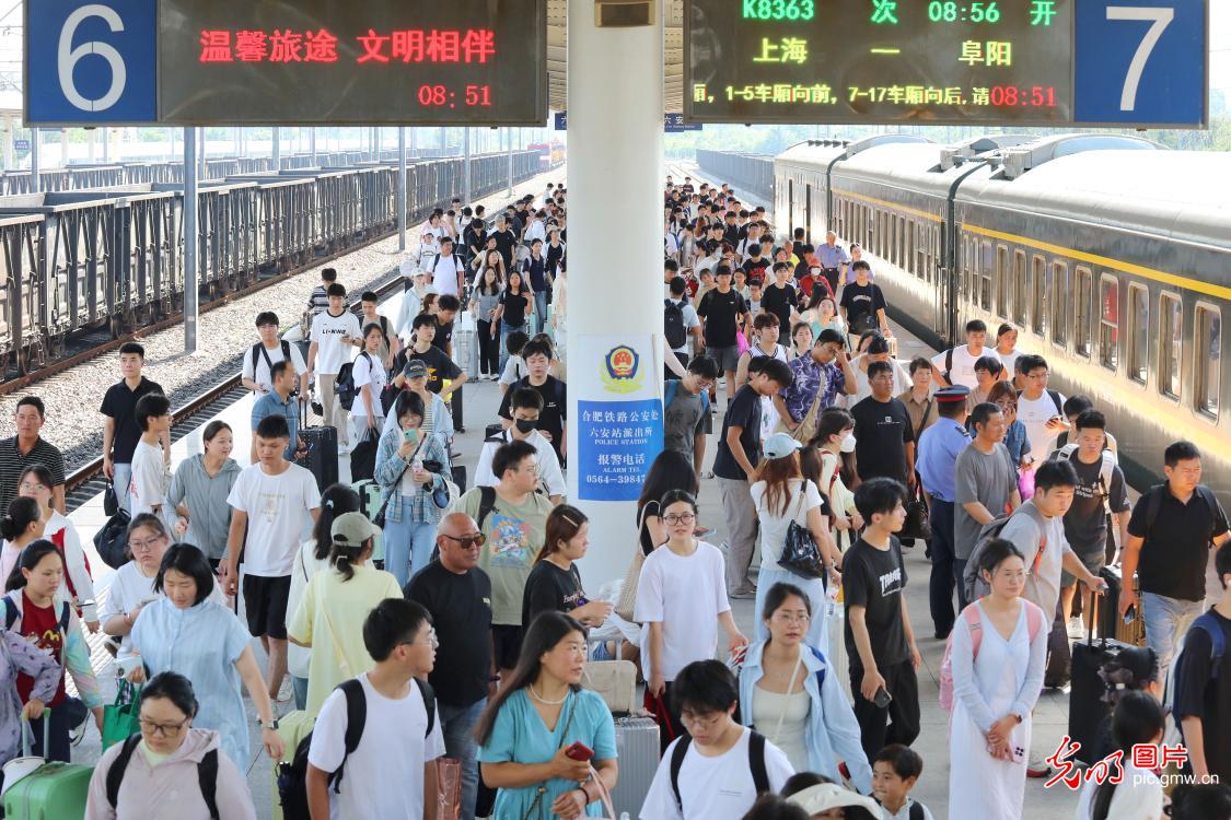 2025暑运拉开帷幕 开启出行“新时速”