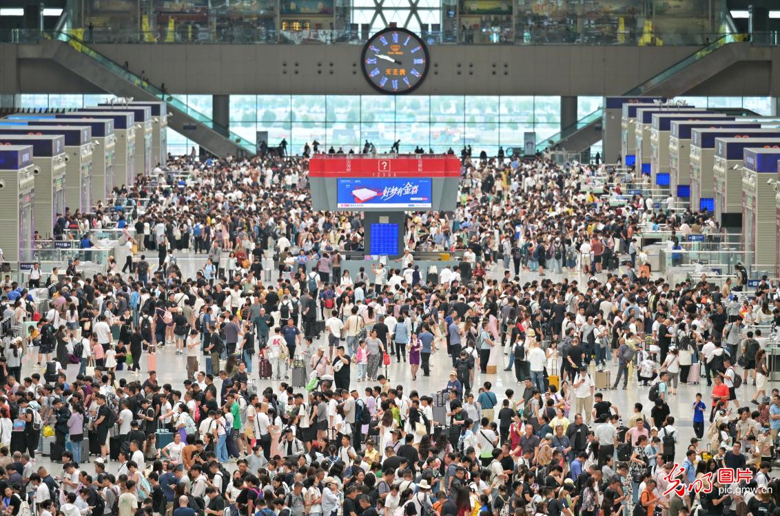 2025暑运拉开帷幕 开启出行“新时速”