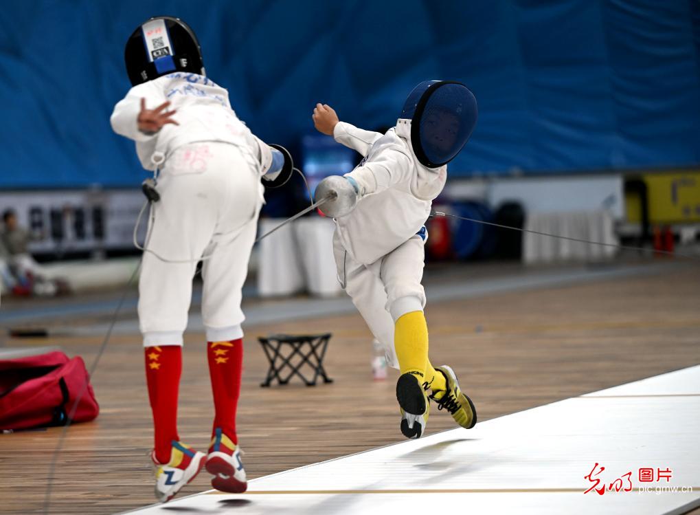 少年剑客展锋芒