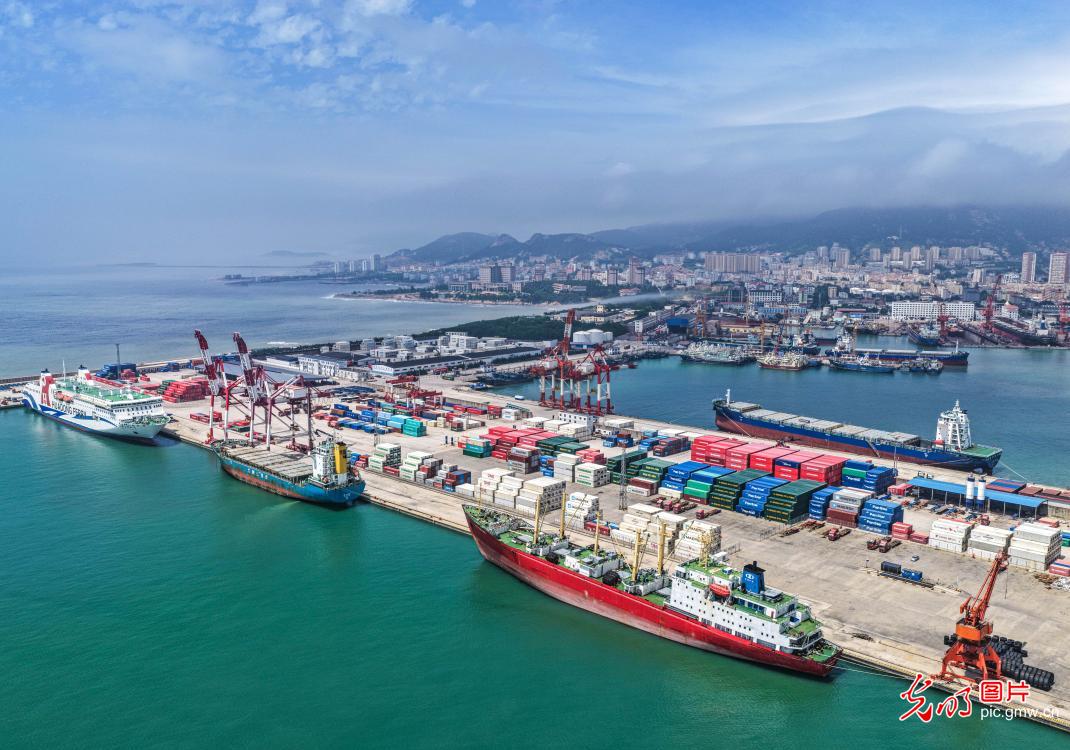 首趟亚欧班列顺利通行 构建国际物流新通道