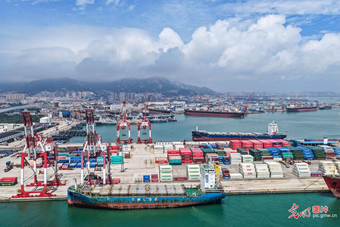 首趟亚欧班列顺利通行 构建国际物流新通道