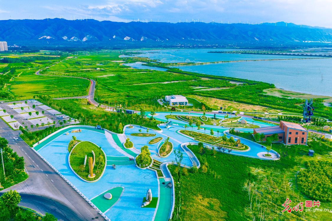 鸭子池湿地生态景色宜人