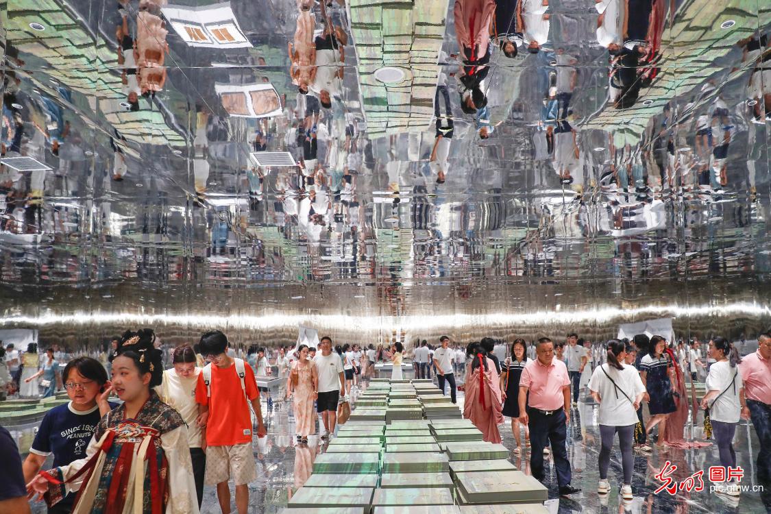 文化展馆人气旺