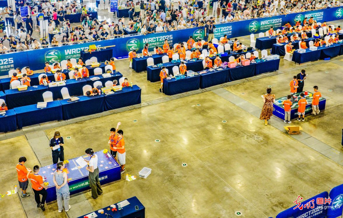 世界机器人大赛江苏省选拔赛举行