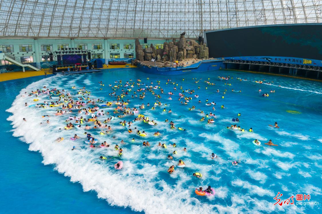 高温催生“清凉经济”