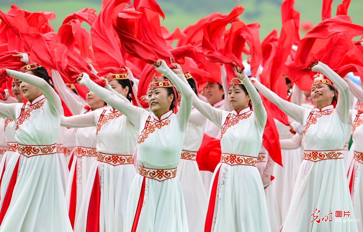 欢聚草原那达慕