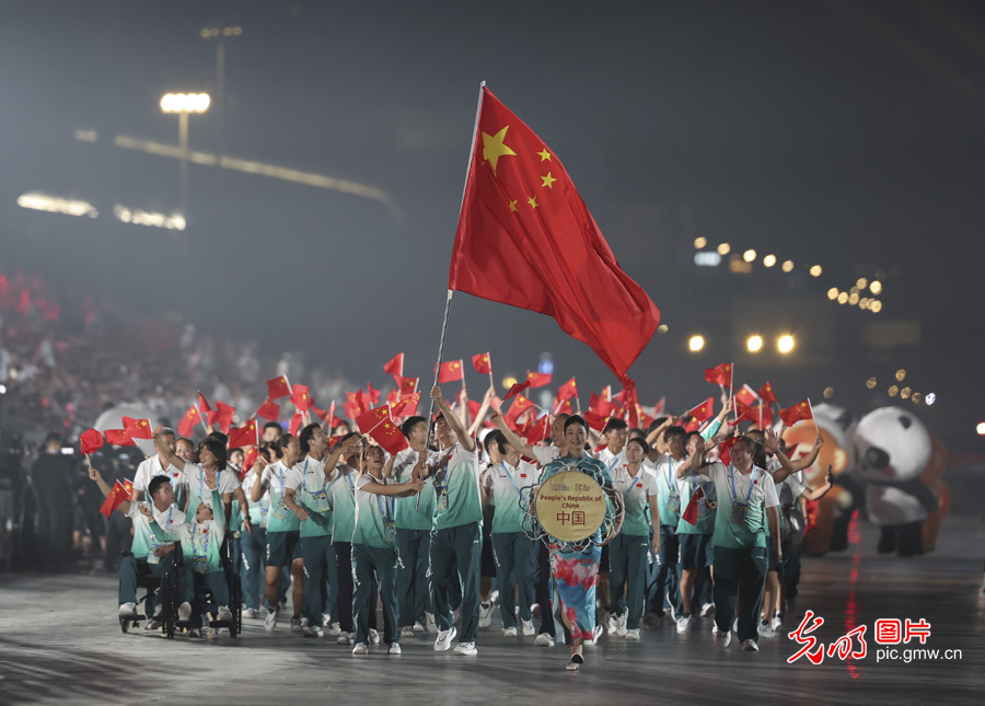 【世运非遗竞技场】世运舞台上 蜀绣针法在“说话”