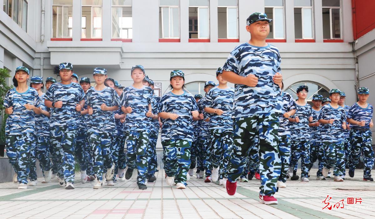 新生军训迎开学