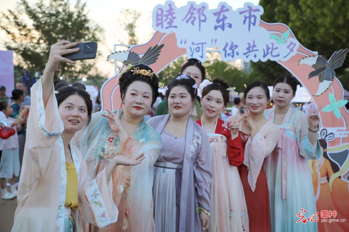 安徽六安七夕游园会：民俗体验促邻里情