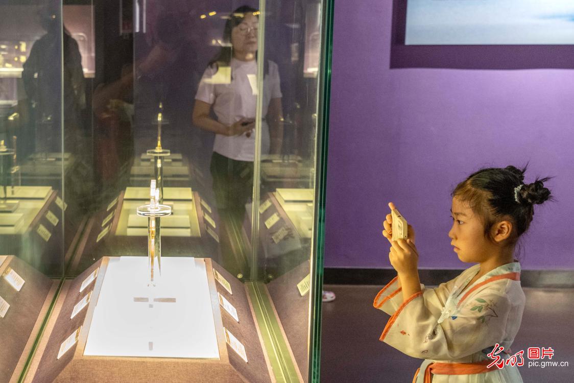 暑假临近尾声 博物馆热度不减