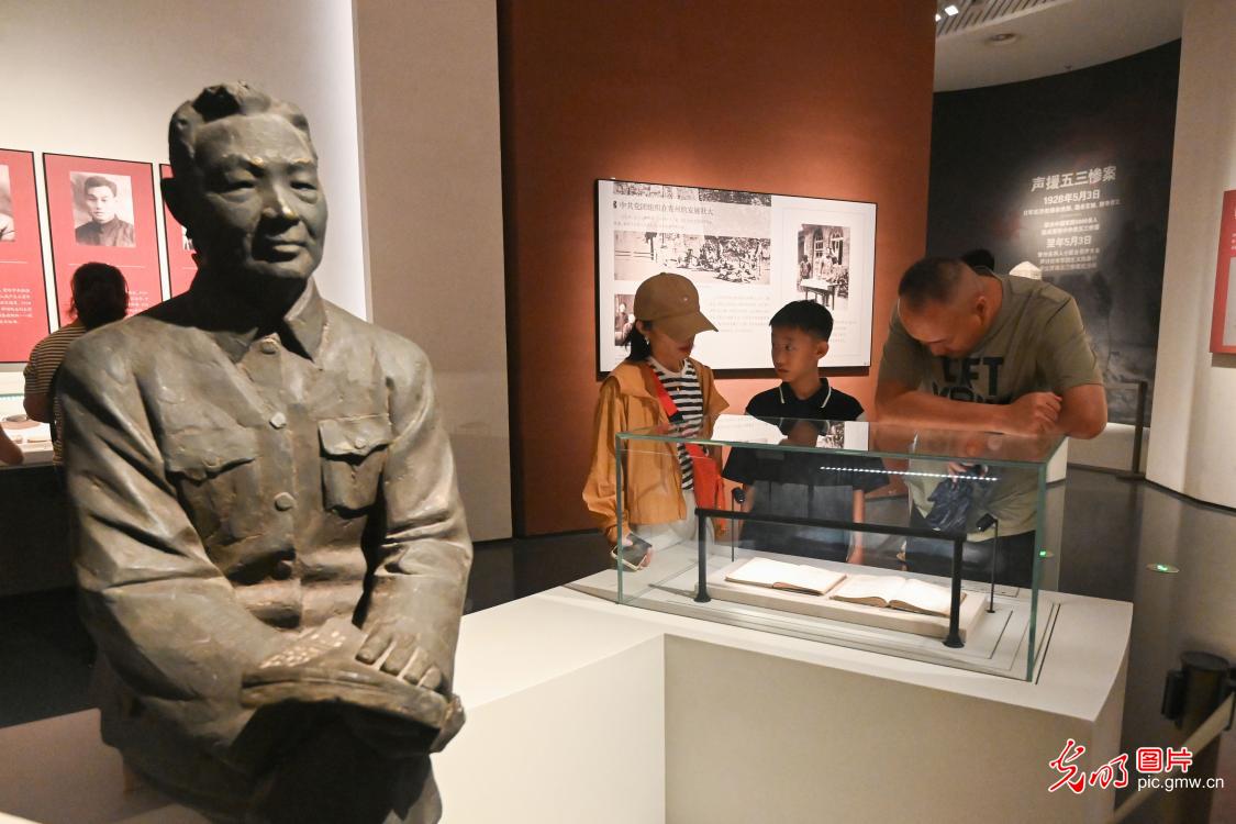 抗战主题展览迎参观热潮