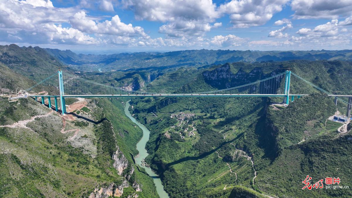 贵州花江峡谷大桥完成荷载试验