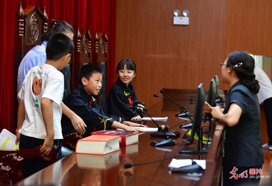 开学前的“法治课堂”