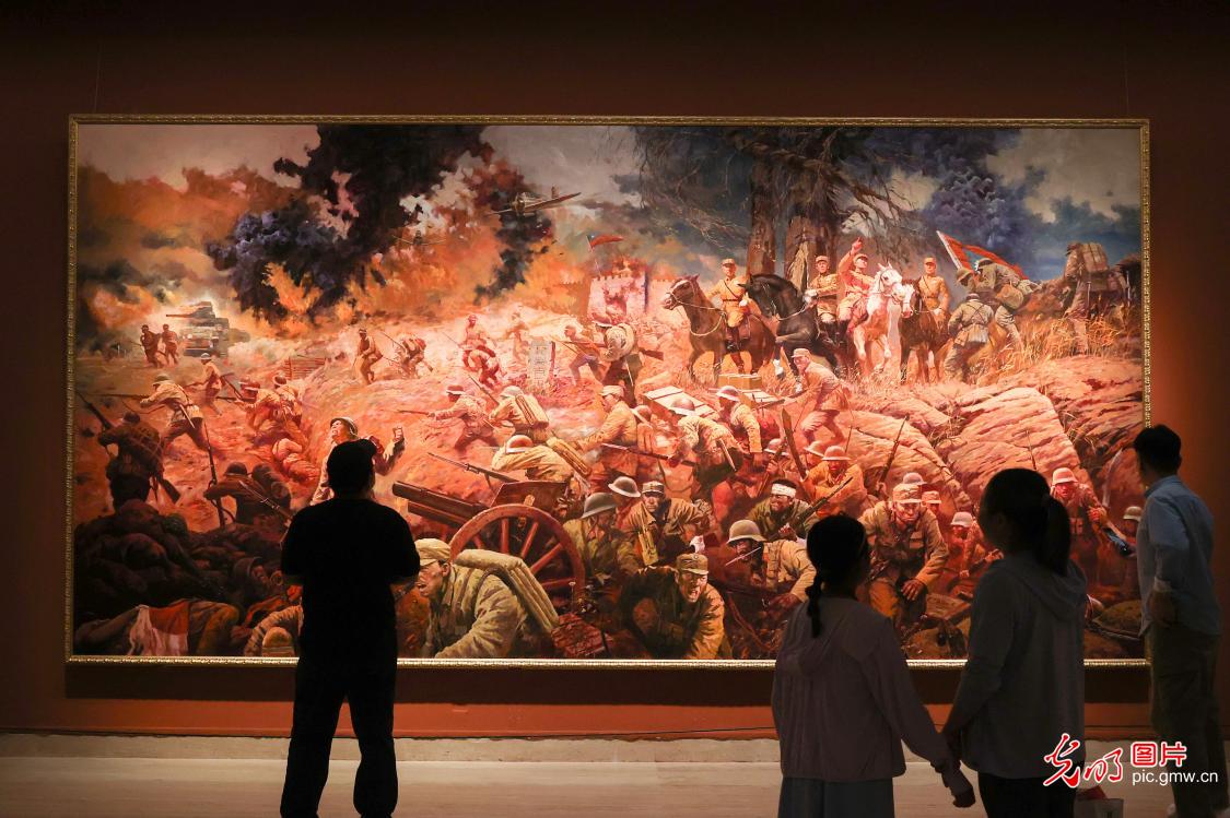 “人民必胜”美术作品展在中国美术馆举行