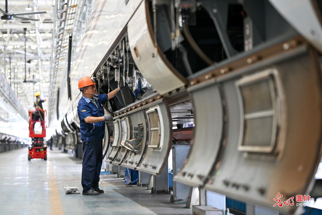 全面开展动车组秋季整修