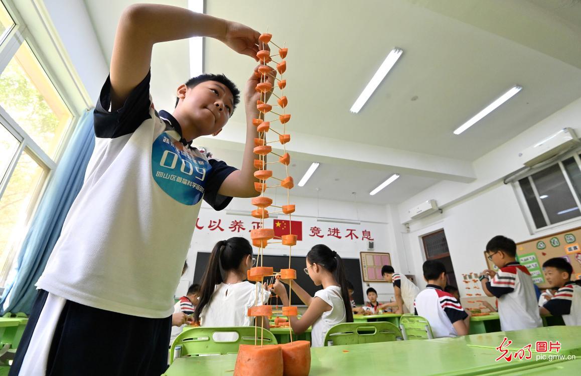 多彩活动点亮“全国科普月”