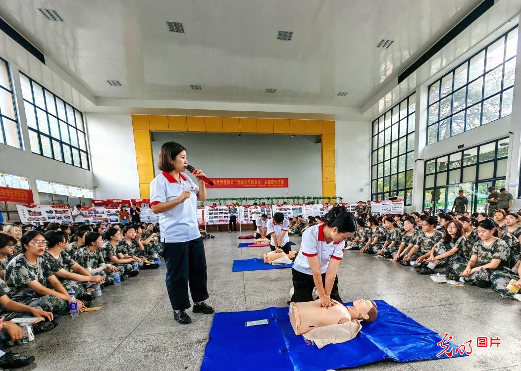急救知识入校园 为学生成长 “护航”