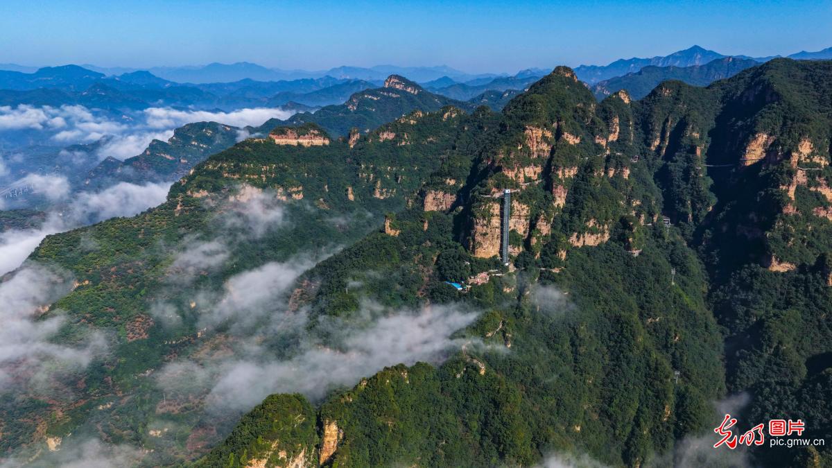 瀚海云海 壮美兴隆山