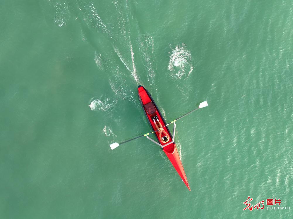 全国海岸赛艇沙滩冲刺邀请赛在青岛开赛