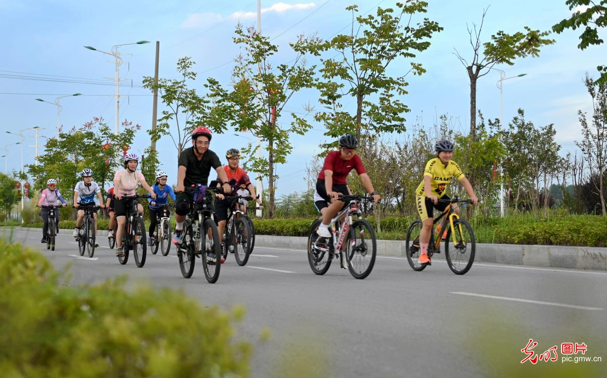世界骑行日：车轮转动间 绘就低碳新图景