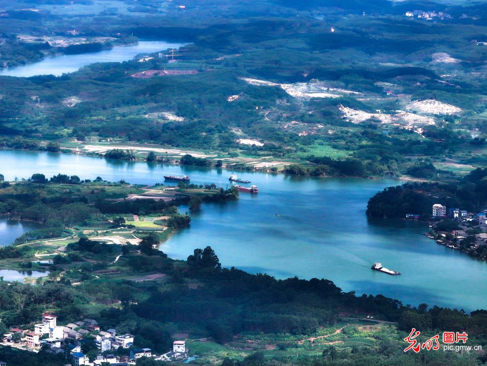 南宁三江口秋色宜人