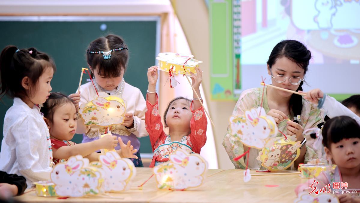 体验民俗迎中秋 传统文化润童心