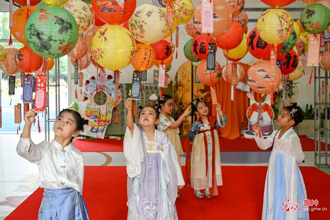 体验民俗迎中秋 传统文化润童心