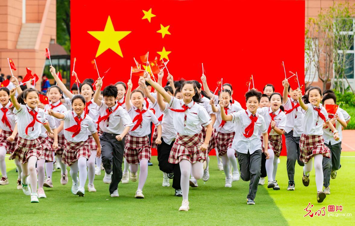 多彩活动迎“双节” 多彩活动迎“双节”