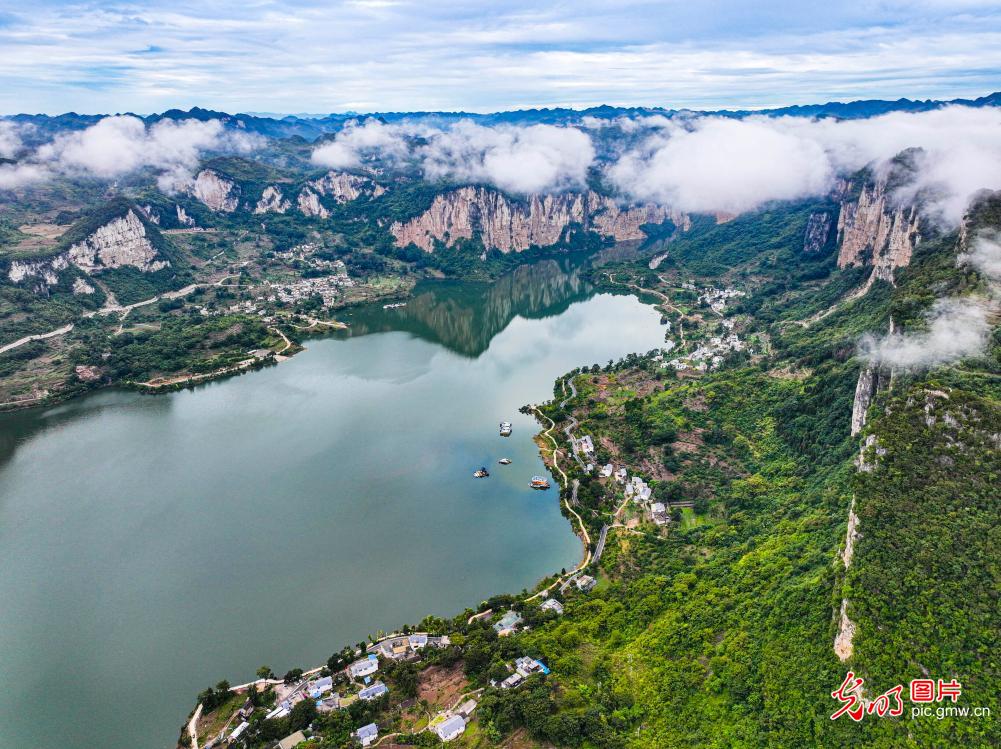 苗乡山水如画来