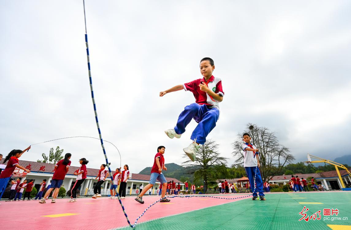 快乐大课间 活力满校园