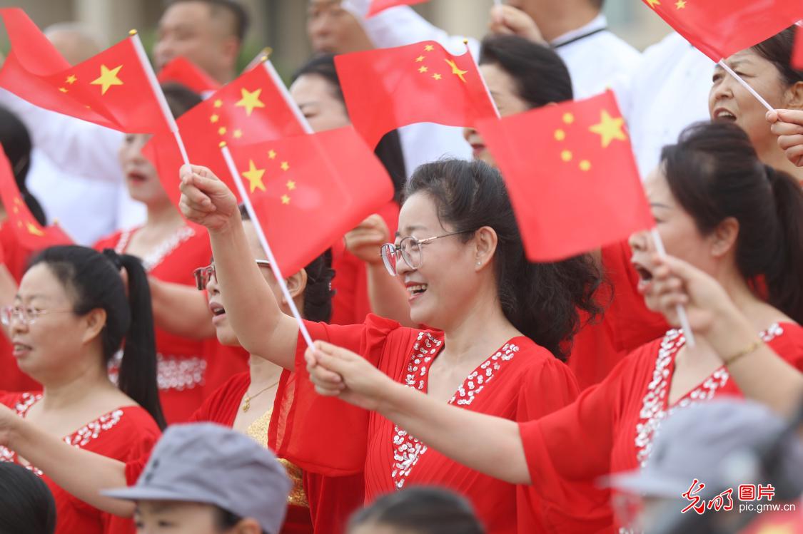 锦绣中国庆贺华诞 神州欢歌祝福祖国