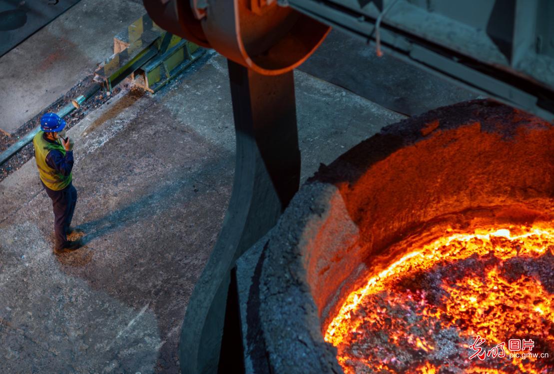 国庆不打烊，一线劳动者用坚守诠释责任与担当